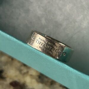 Tiffany’s Return to Tiffany’s ring size 6